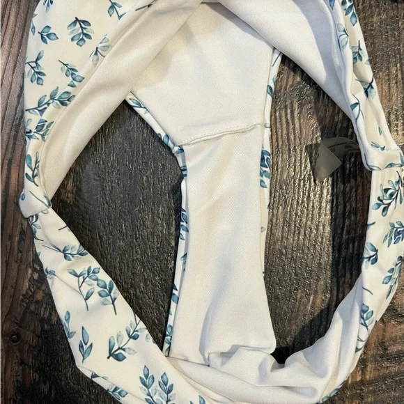 Leaf Print Bikini - Picture 3 of 7